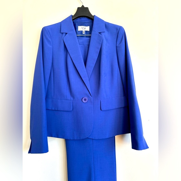 Le Suit Jackets & Blazers - NWT Le Suit (Kasper) Essentials Marino Blue 2 Piece Pantsuit size 12P